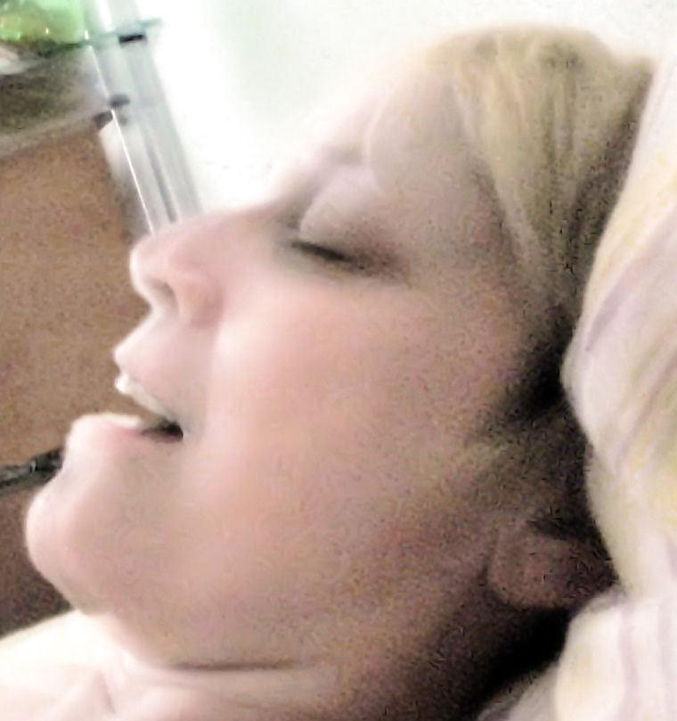 25P Instead of paying rent, I'm the group house sex slave
