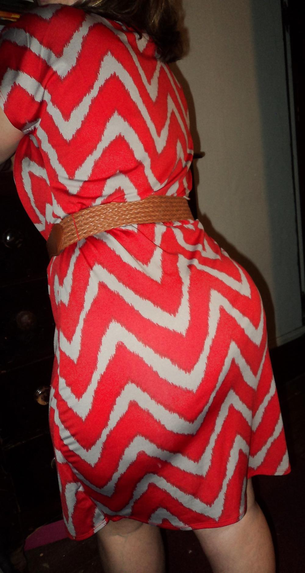 7P Wife in sexy red dress