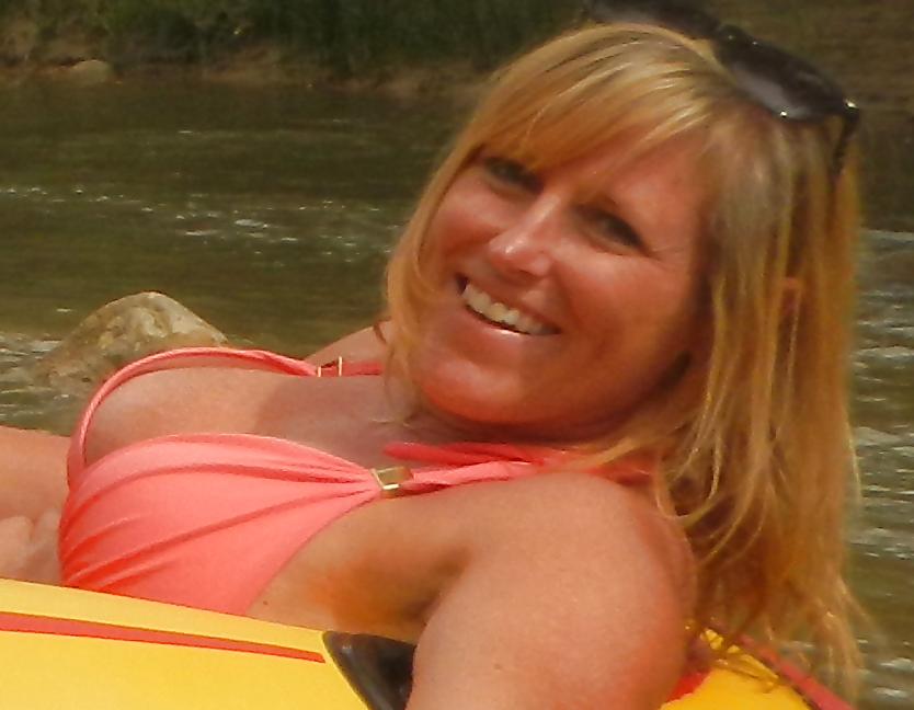 18P Busty Flickr Milf 13 (non-nude)