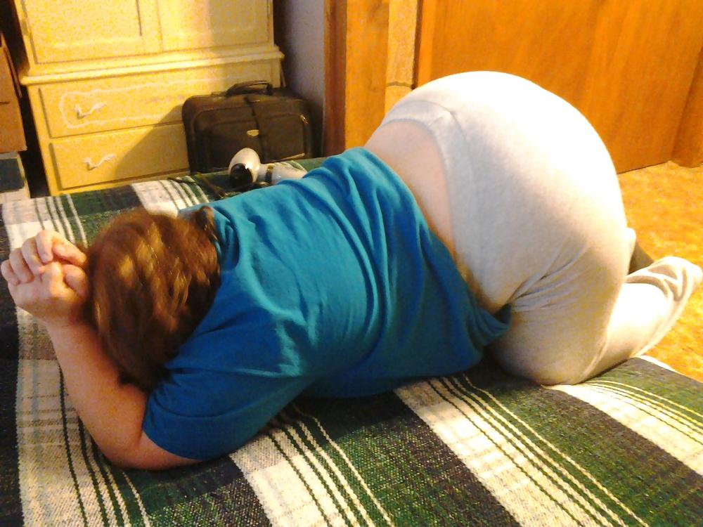 22P She does have a fat ass...
