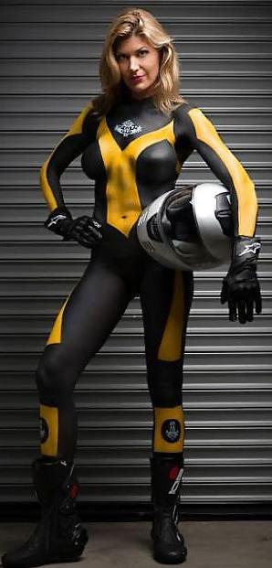 15P HUMAN MOTORCYCLES&CARS (BODY PAINTING TRINA MERRY&EMMA HACK)