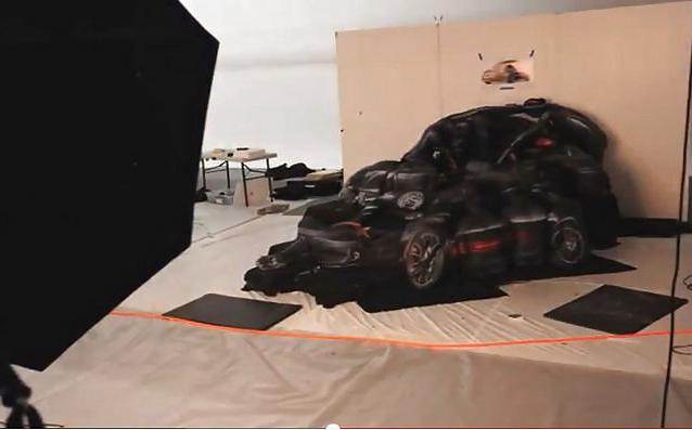 15P HUMAN MOTORCYCLES&CARS (BODY PAINTING TRINA MERRY&EMMA HACK)