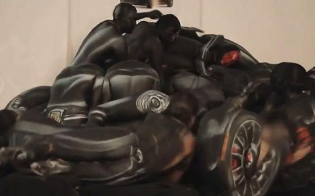 15P HUMAN MOTORCYCLES&CARS (BODY PAINTING TRINA MERRY&EMMA HACK)