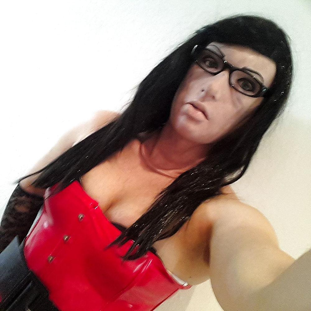 14P Dress code - fetish!