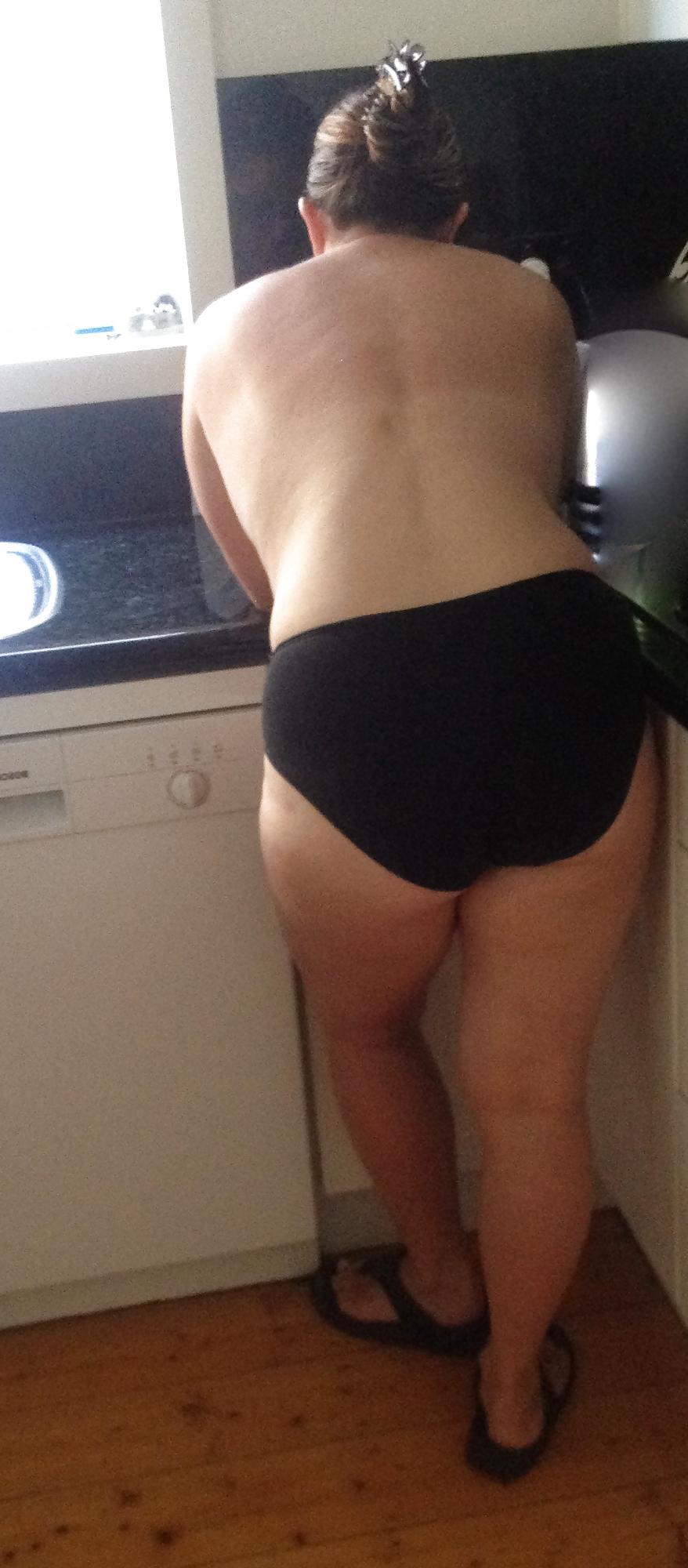 25P Michelle's ass to die for!