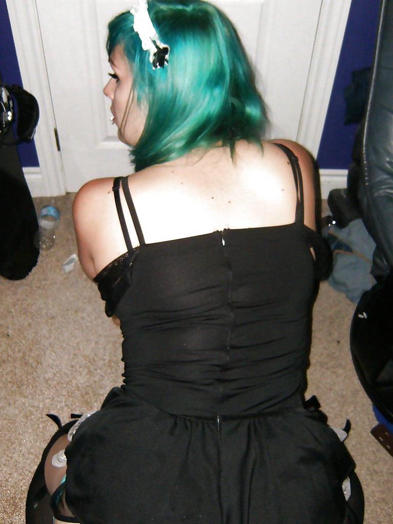 6P Transvestite blue hair