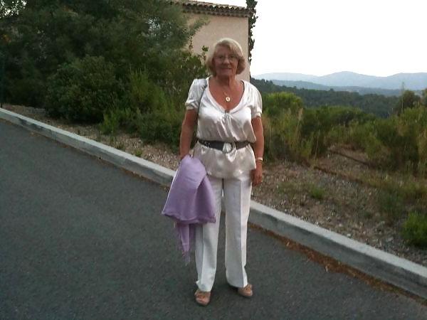 7P French lady