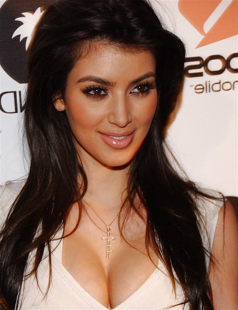 25P Kim Kardashian White Dress