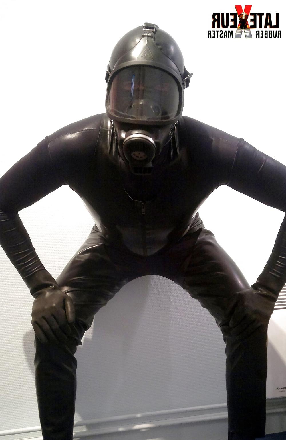 25P French Rubber Master Latexeur