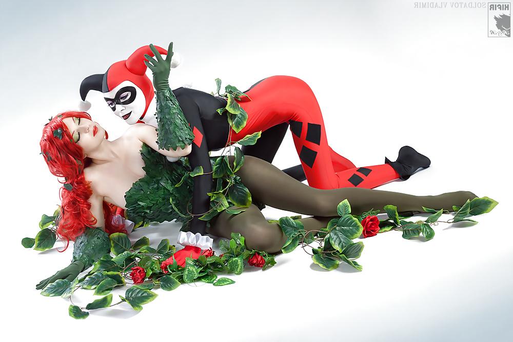 25P Sexy Cosplay Girls