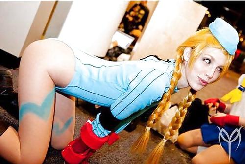 25P Sexy Cosplay Girls