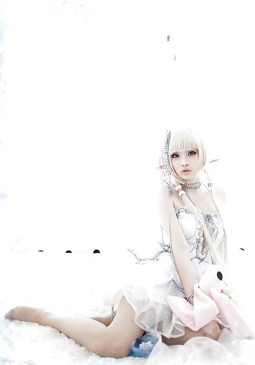 25P Amazing Cosplay Girls