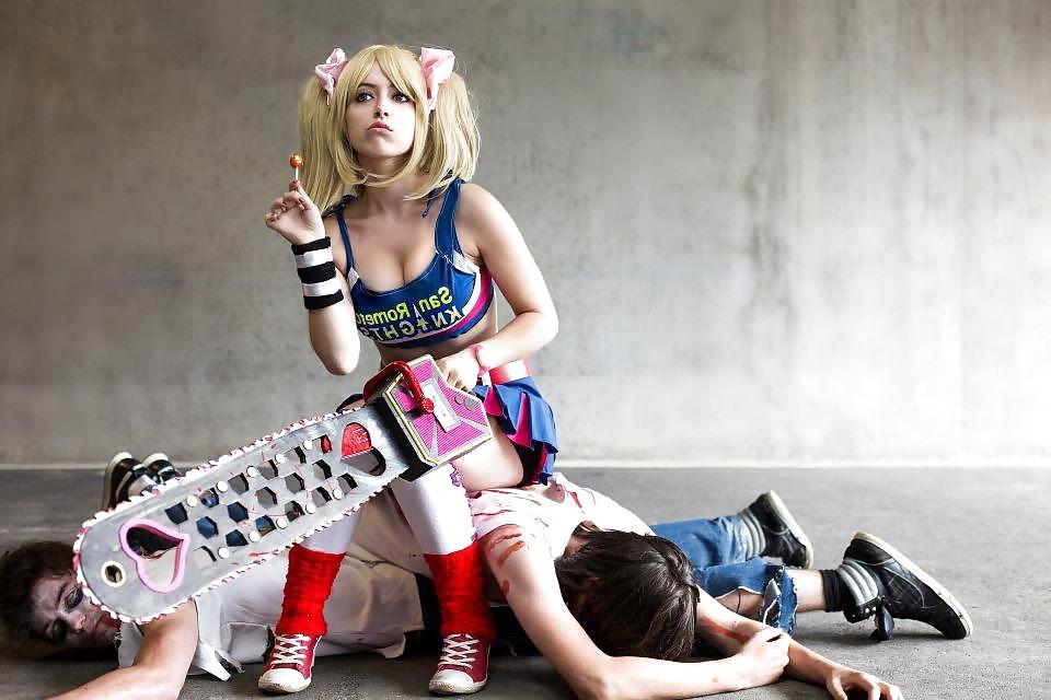 25P Amazing Cosplay Girls