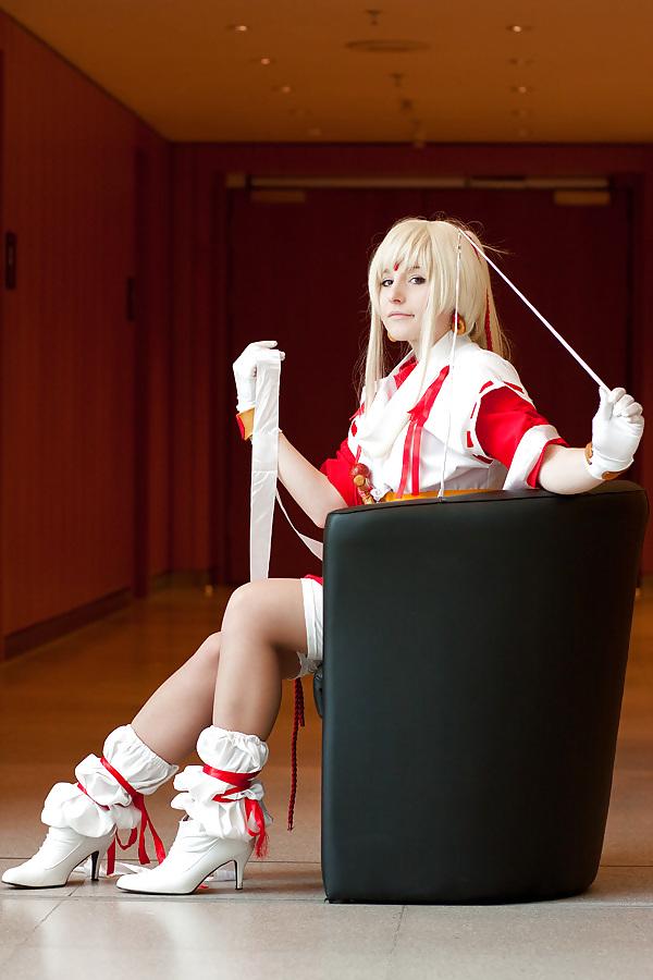 25P Amazing Cosplay Girls
