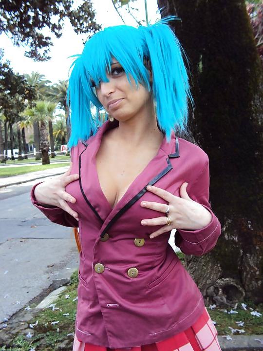 13P Sexy Cosplay by Facebook