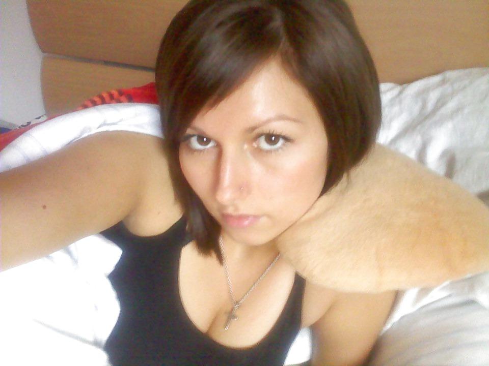 25P Cum to germany this girls are waiting for your big dick