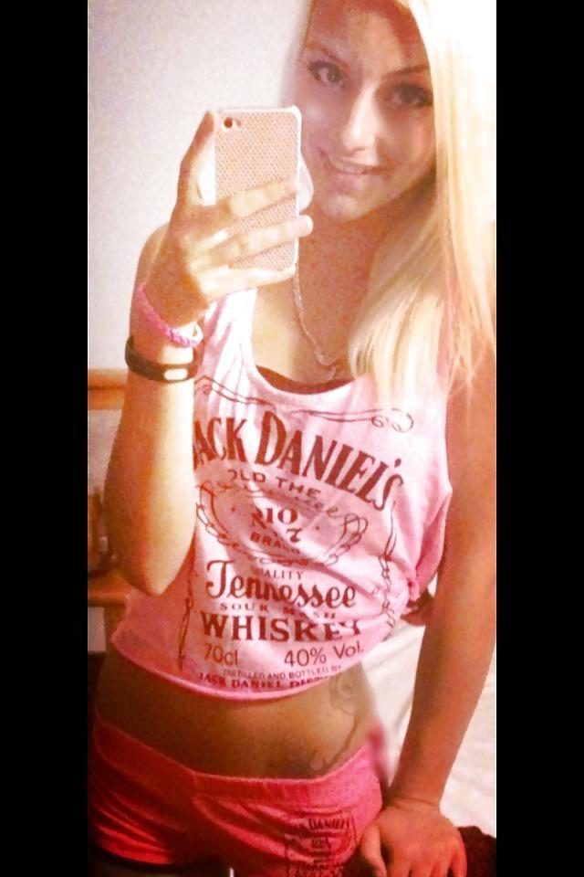 25P Cum to germany this girls are waiting for your big dick