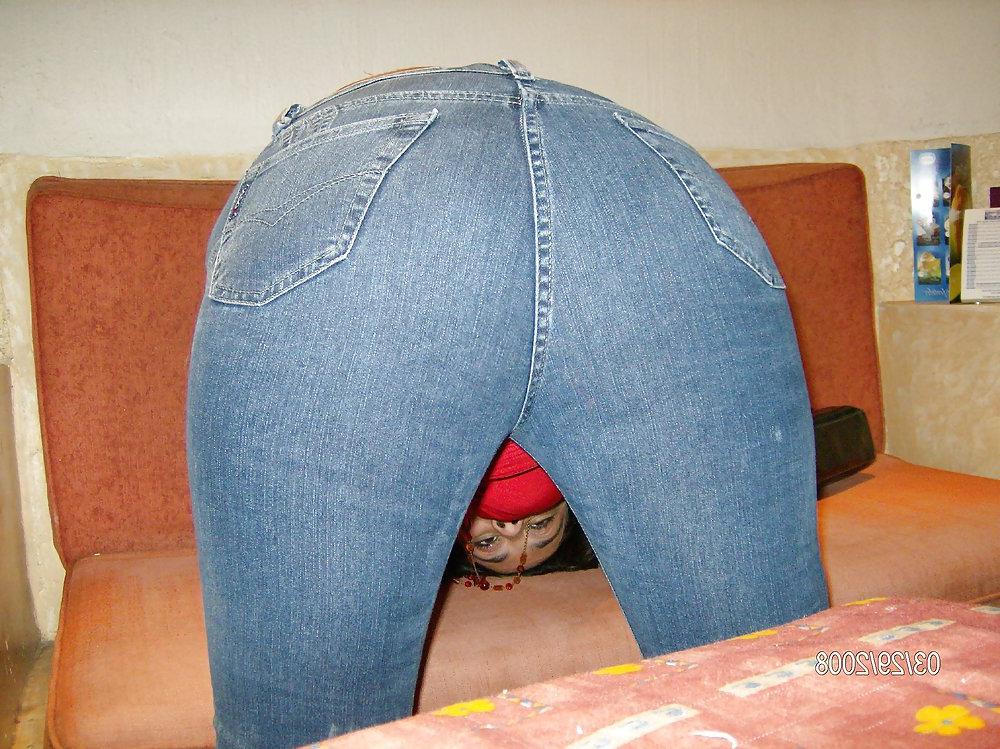 13P Thick ass latina mature