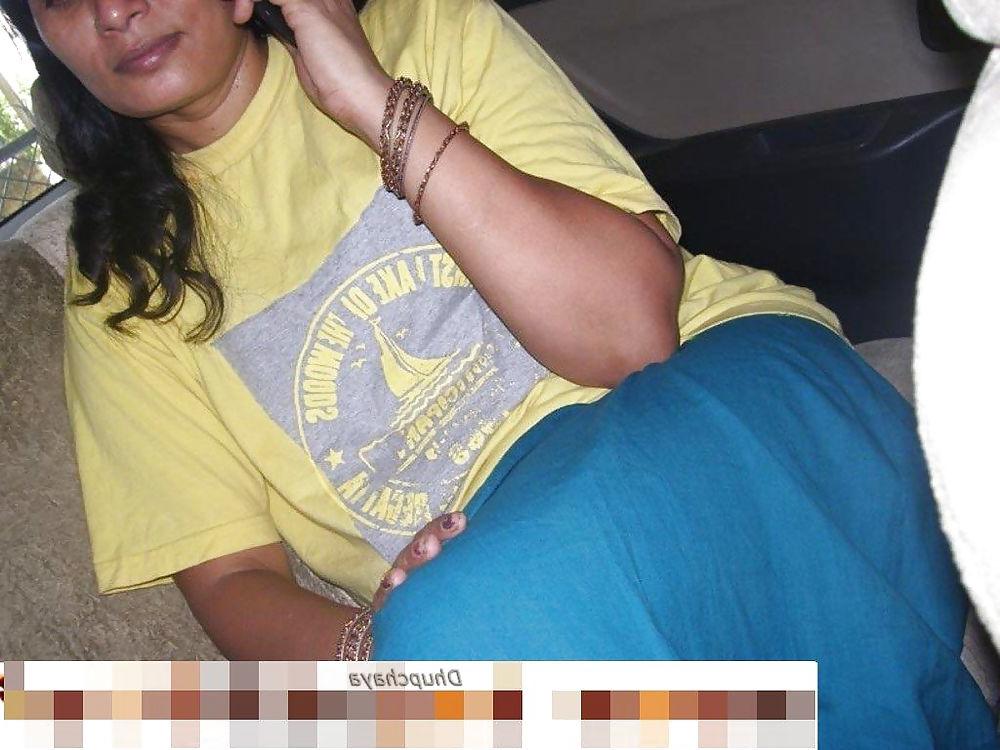21P SHE IS INDIAN HOUSE WIFE AND LOOKI HER HOT BODY