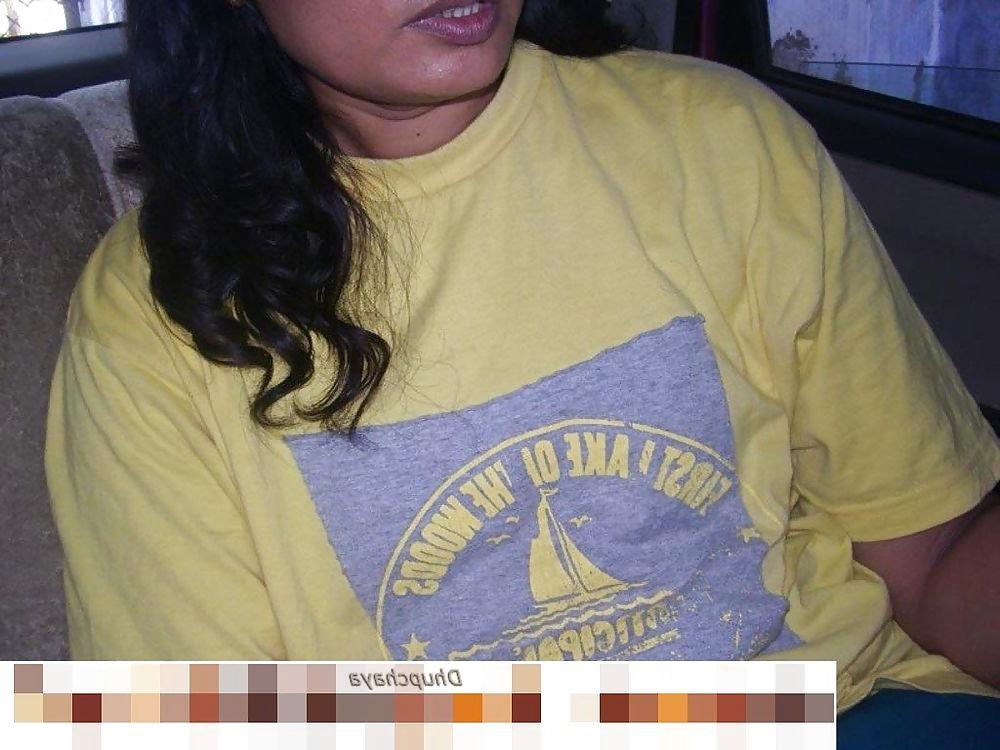 21P SHE IS INDIAN HOUSE WIFE AND LOOKI HER HOT BODY