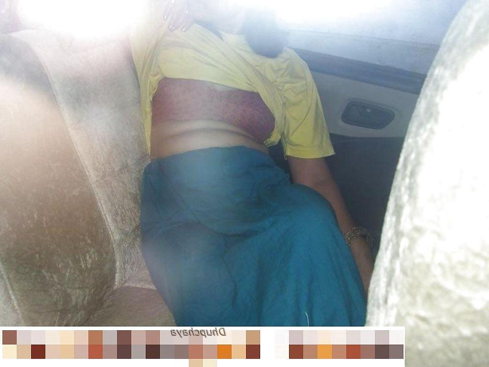 21P SHE IS INDIAN HOUSE WIFE AND LOOKI HER HOT BODY