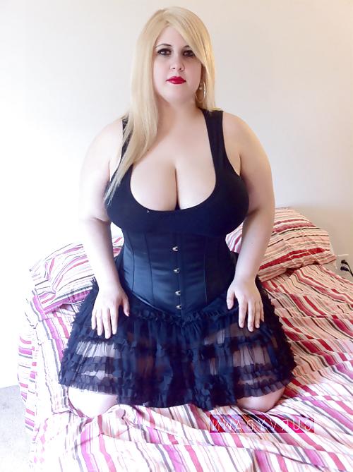 25P Chubby girls in corset