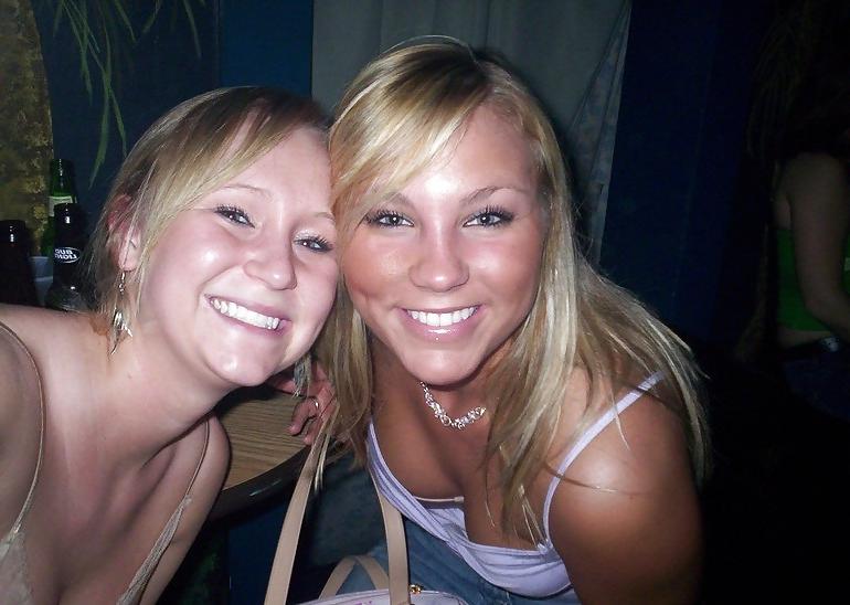 25P Some pics of real amateur teens and busty babe