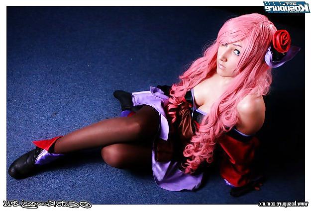 25P Cosplays in pantyhose and pantimedias