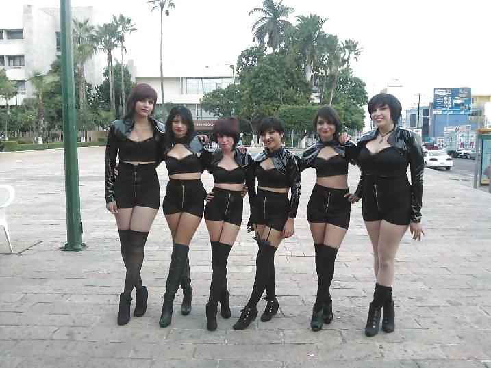 25P Cosplays in pantyhose and pantimedias