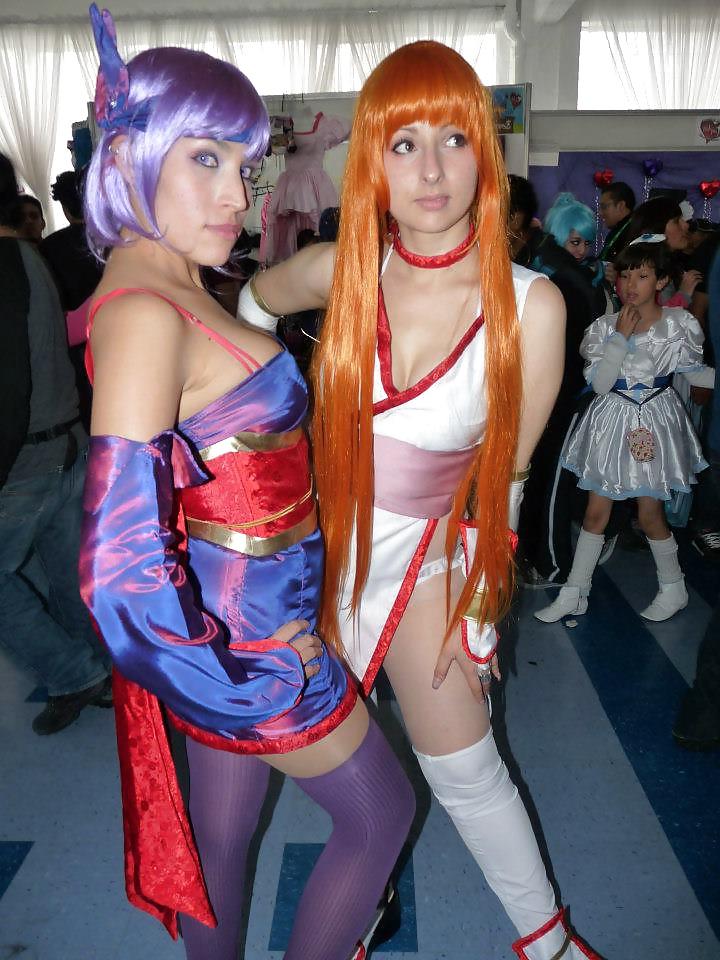 25P Cosplays in pantyhose and pantimedias
