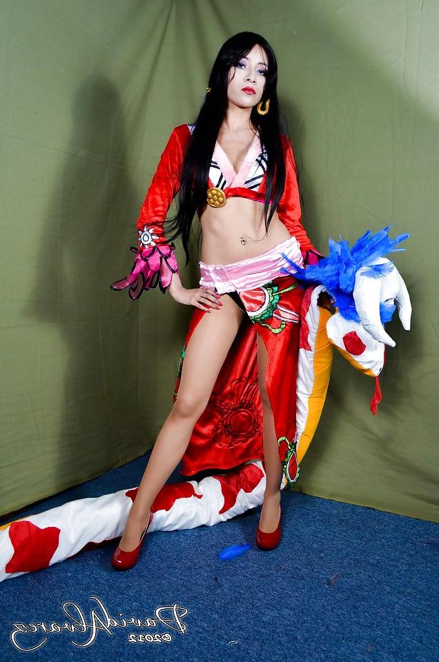 25P Cosplays in pantyhose and pantimedias