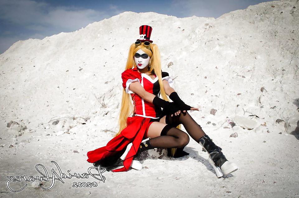 25P Cosplays in pantyhose and pantimedias