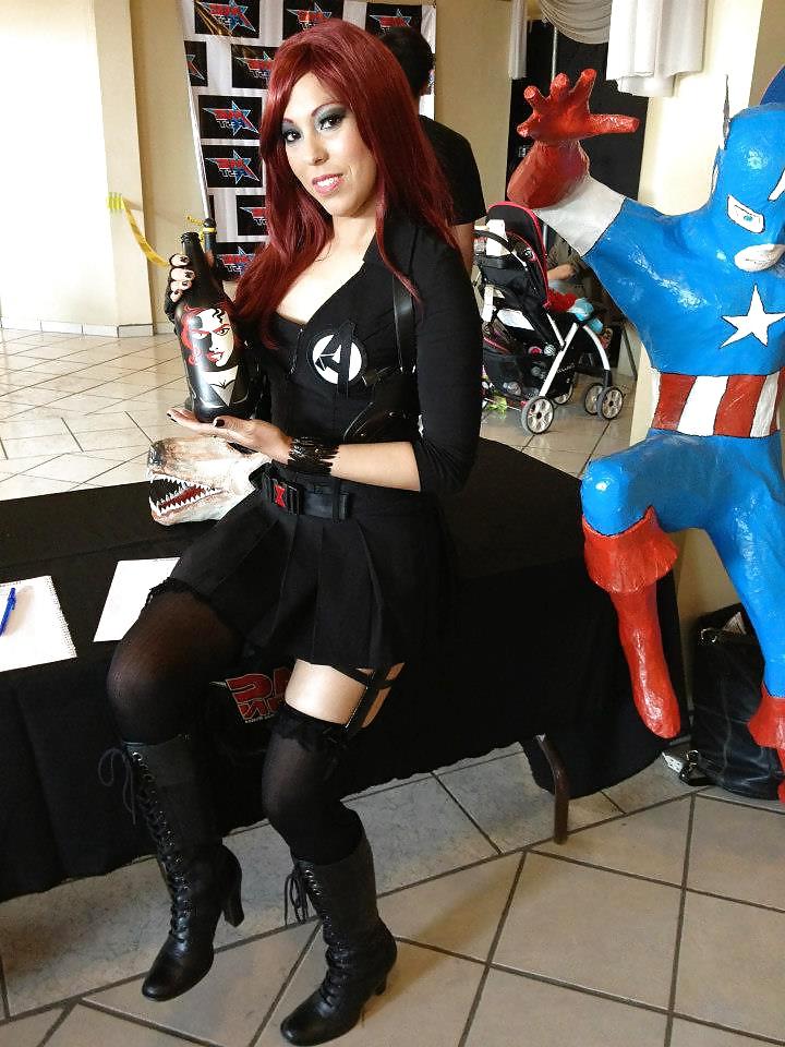 25P Cosplays in pantyhose and pantimedias