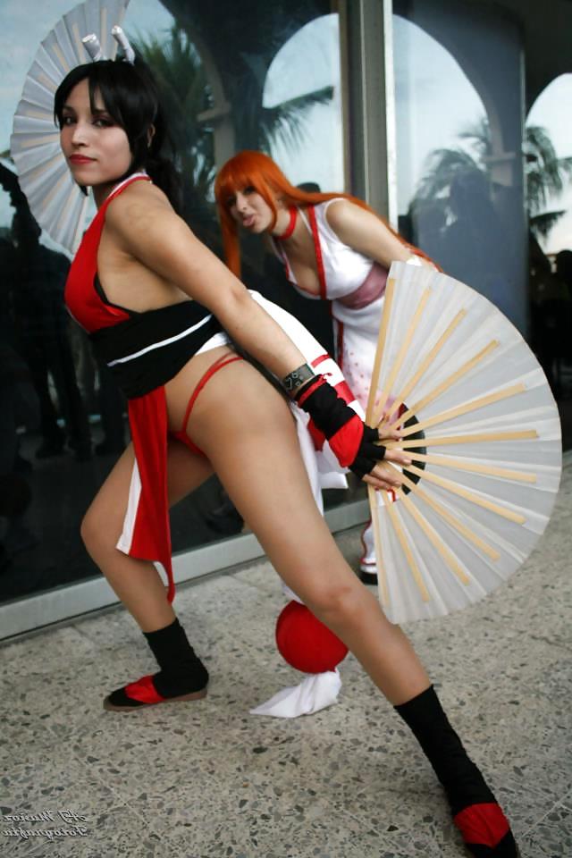 25P Cosplays in pantyhose and pantimedias