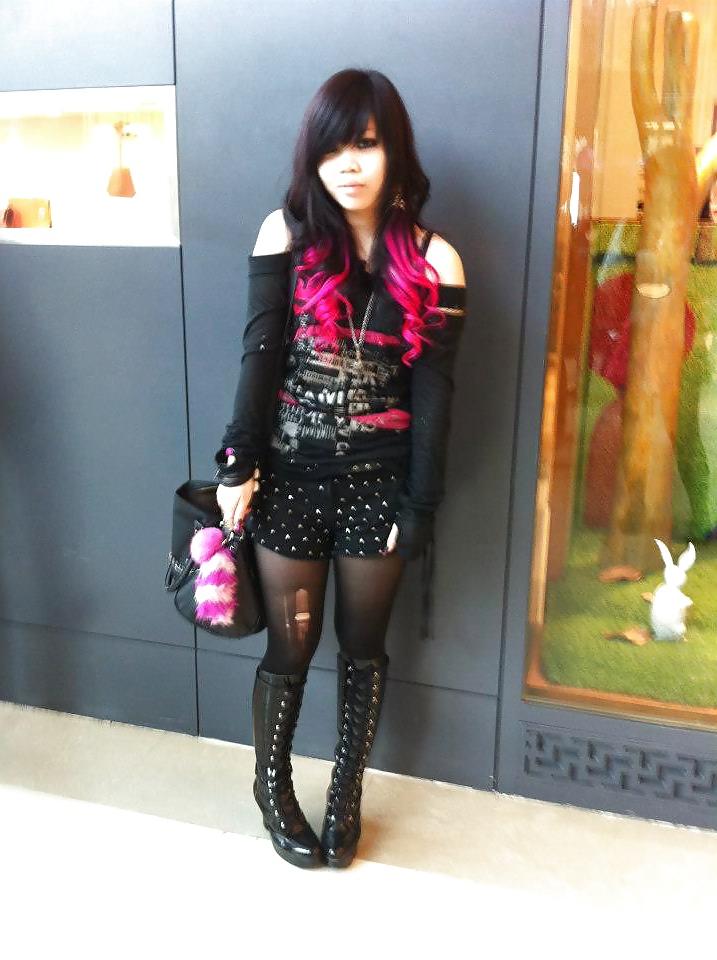 25P Cosplays in pantyhose and pantimedias
