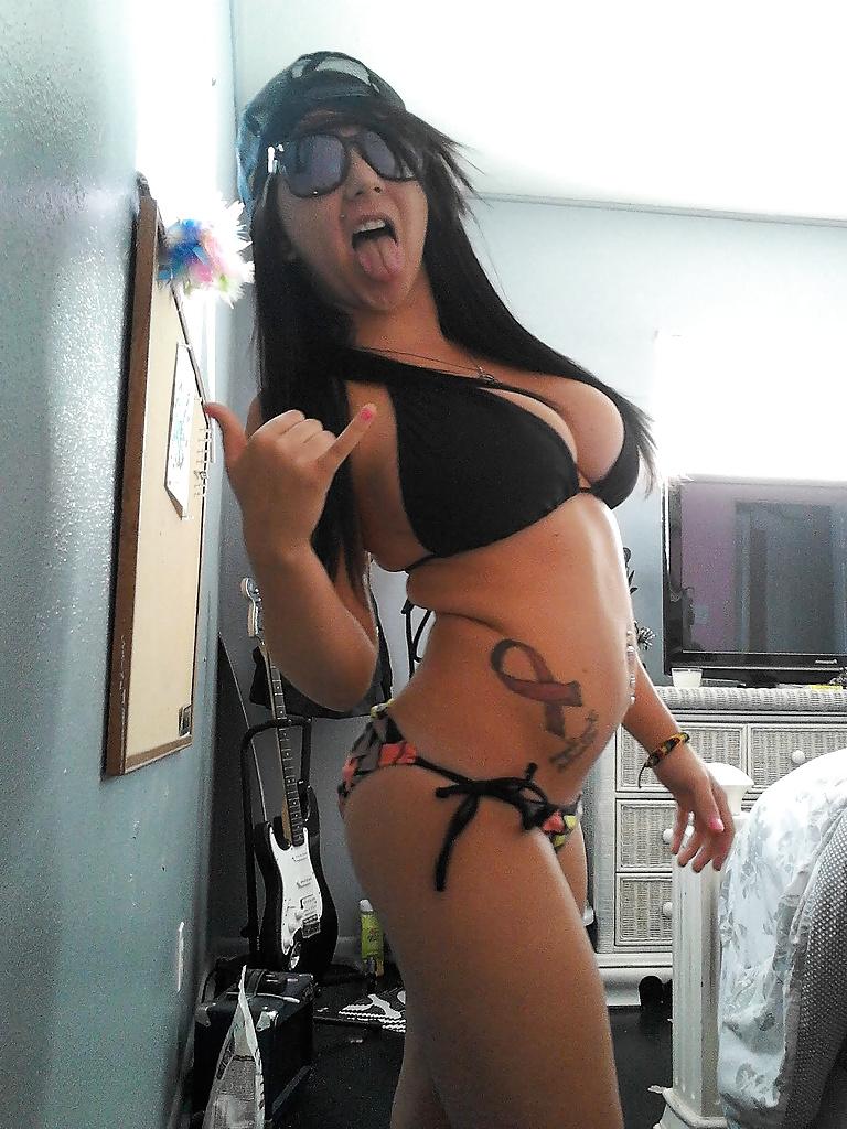 25P Teen brunette huge tits amazing body V