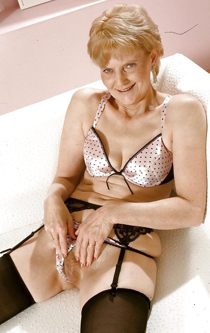 25P Mature Beauty - Carla 1