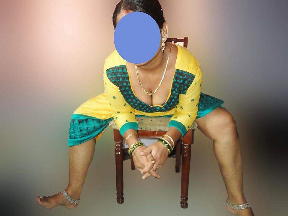 12P THICK INDIAN AUNTY