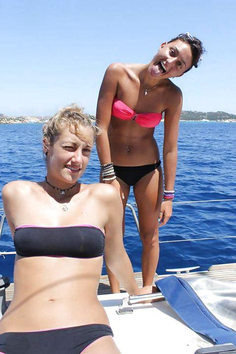 20P NEW HORNY TEEN SLUTS -COMMENT DIRTY