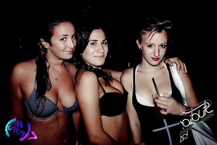 20P NEW HORNY TEEN SLUTS -COMMENT DIRTY