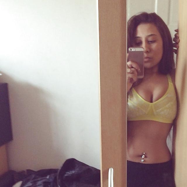 16P Hot Pakistani Girl