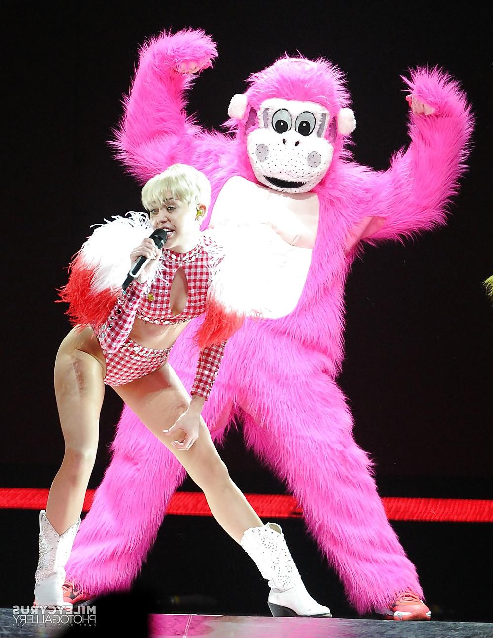 25P Miley Cyrus – dreckige Schlampe für einen harten Fick