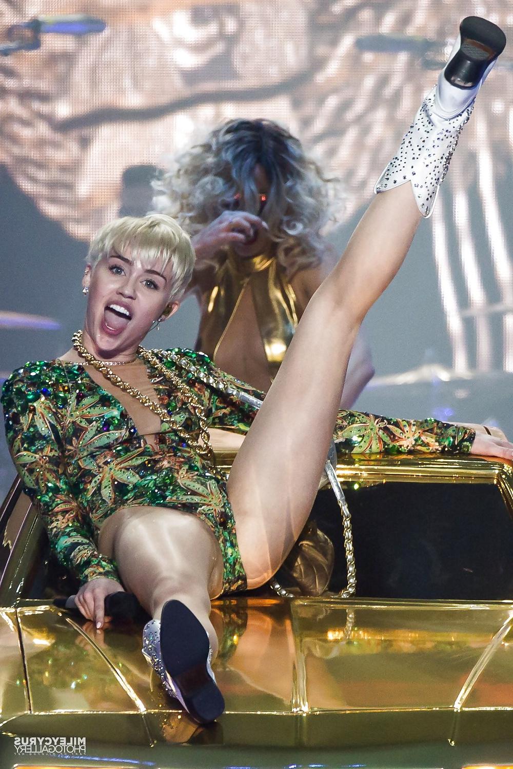 25P Miley Cyrus – dreckige Schlampe für einen harten Fick