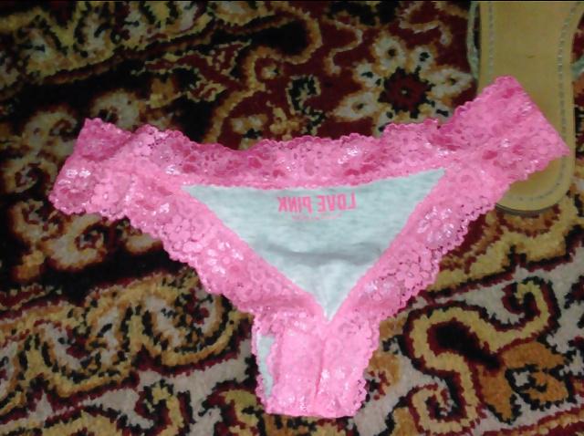 6P Two panties plus a sexy dark blue bra