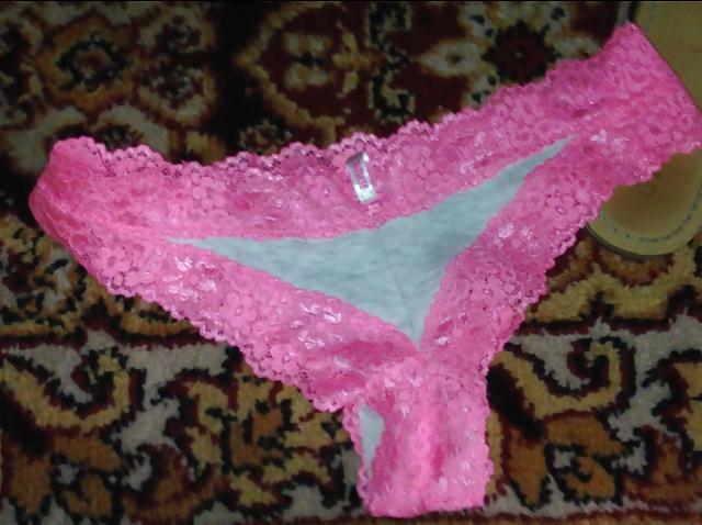6P Two panties plus a sexy dark blue bra