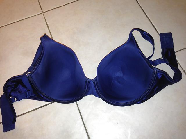 6P Two panties plus a sexy dark blue bra