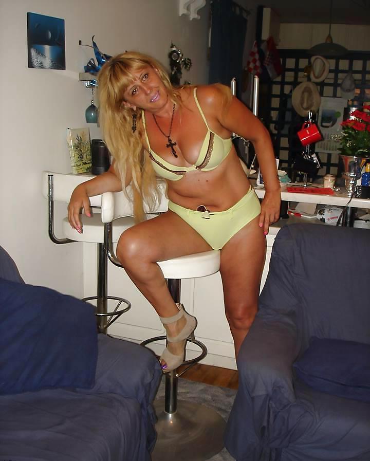 25P Serbian Milf