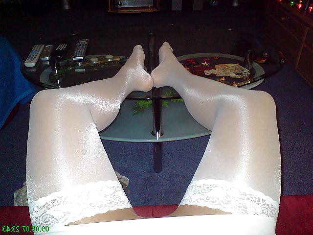 19P White stockings & pantyhose