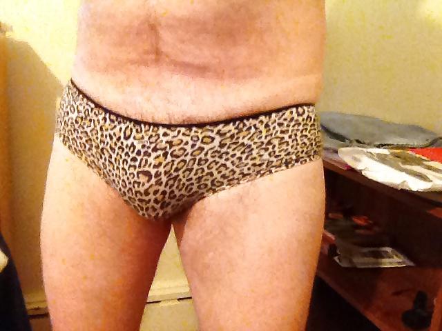 25P Now wearing my stepdaughters dirty panties
