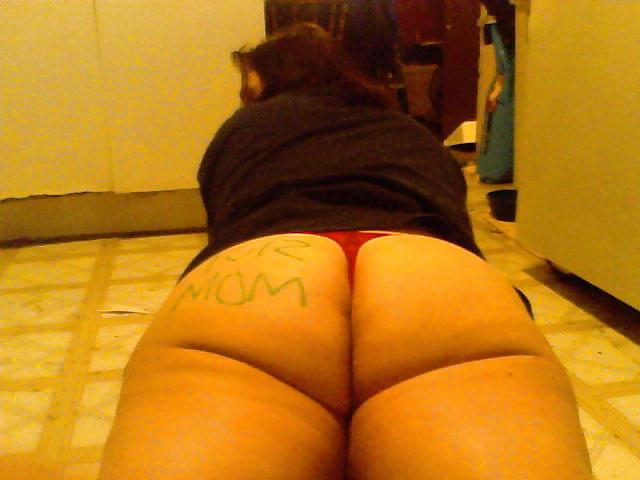 25P Mommy's Dirty Cell Phone Pictures